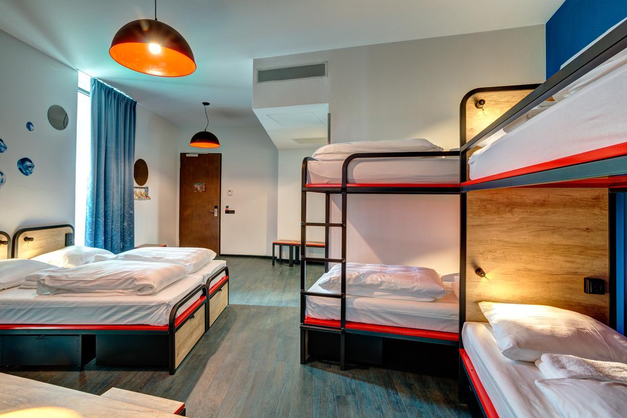 Meininger Hotel Amsterdam Amstel Ngoại thất bức ảnh