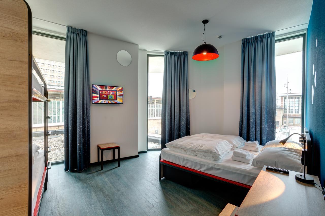 Meininger Hotel Amsterdam Amstel Ngoại thất bức ảnh